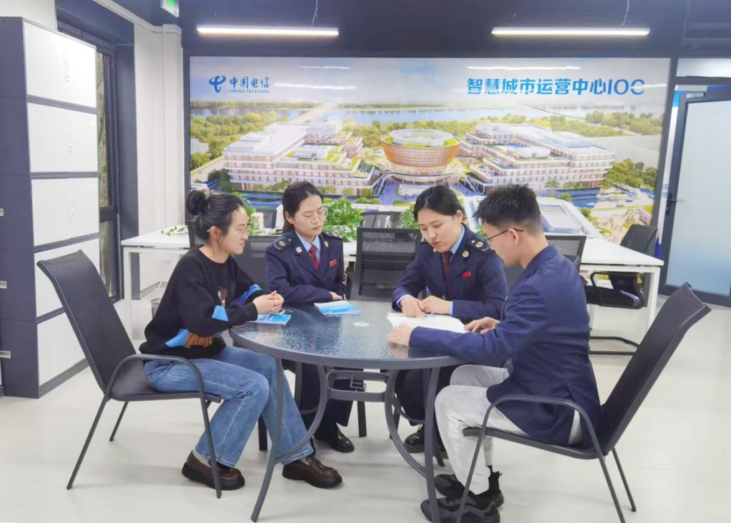日前，雄安新区税务局工作人员到企业开展税费优惠政策辅导。