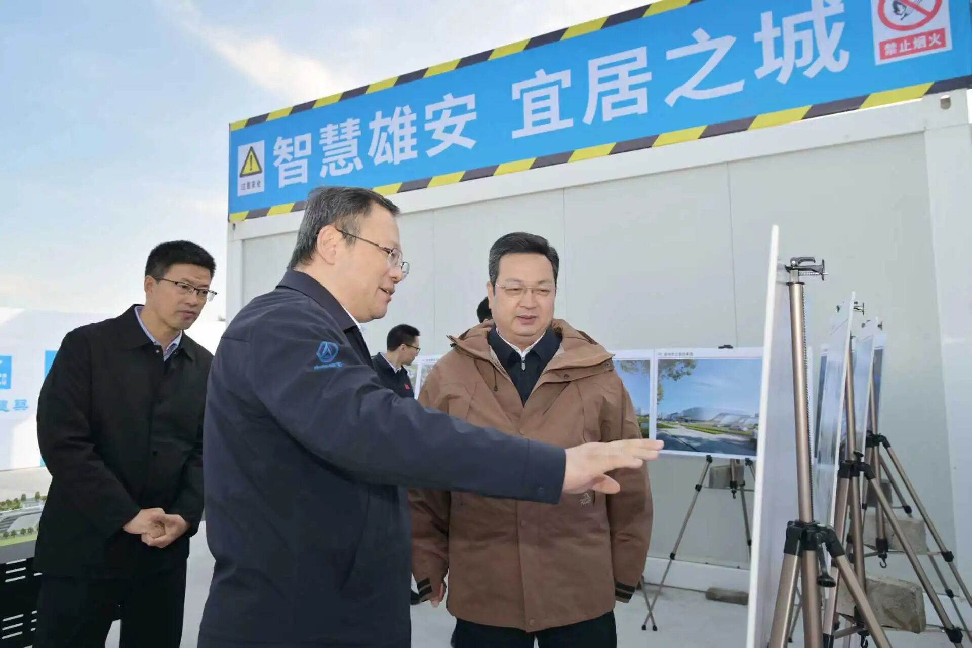 张国华调研启动区重点项目建设。王伟倩摄