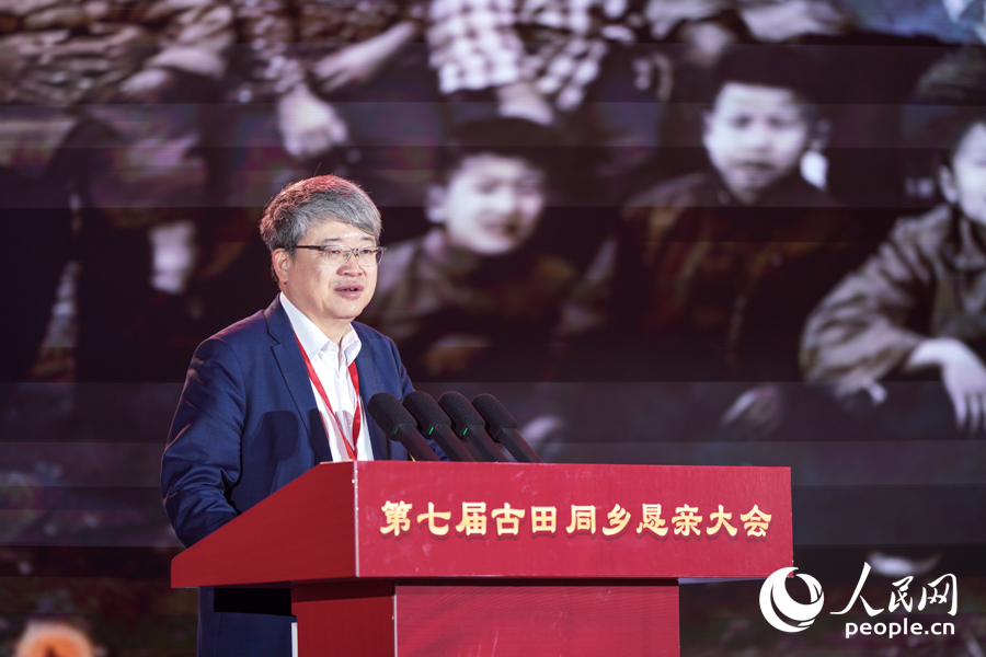 中国科学院院士、凝聚态物理学家丁洪。实习生 郑舒尘摄