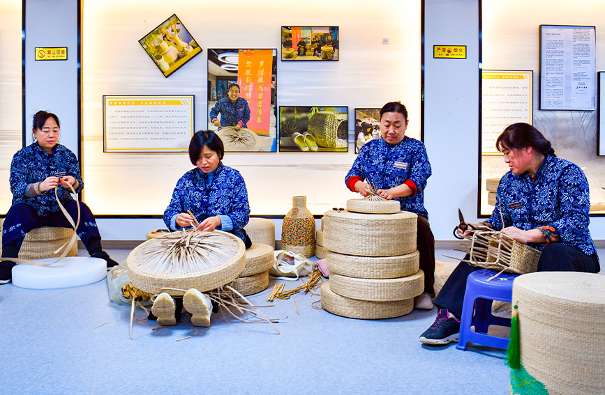 雄安“创富工坊”：从“废料”到“摇钱草”