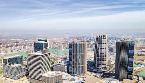 近日拍摄的雄安国贸中心及京雄快线等项目现场。本报记者 刘光昱摄