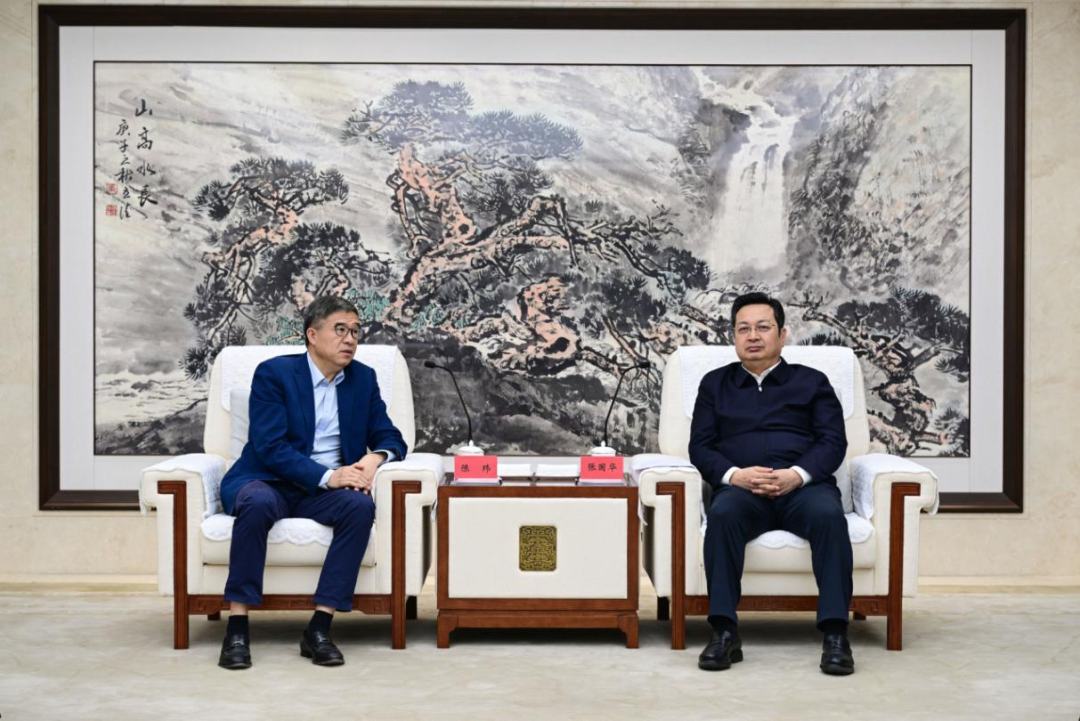 张国华与深圳东方富海投资管理有限公司董事长陈玮一行举行工作座谈。王伟倩摄