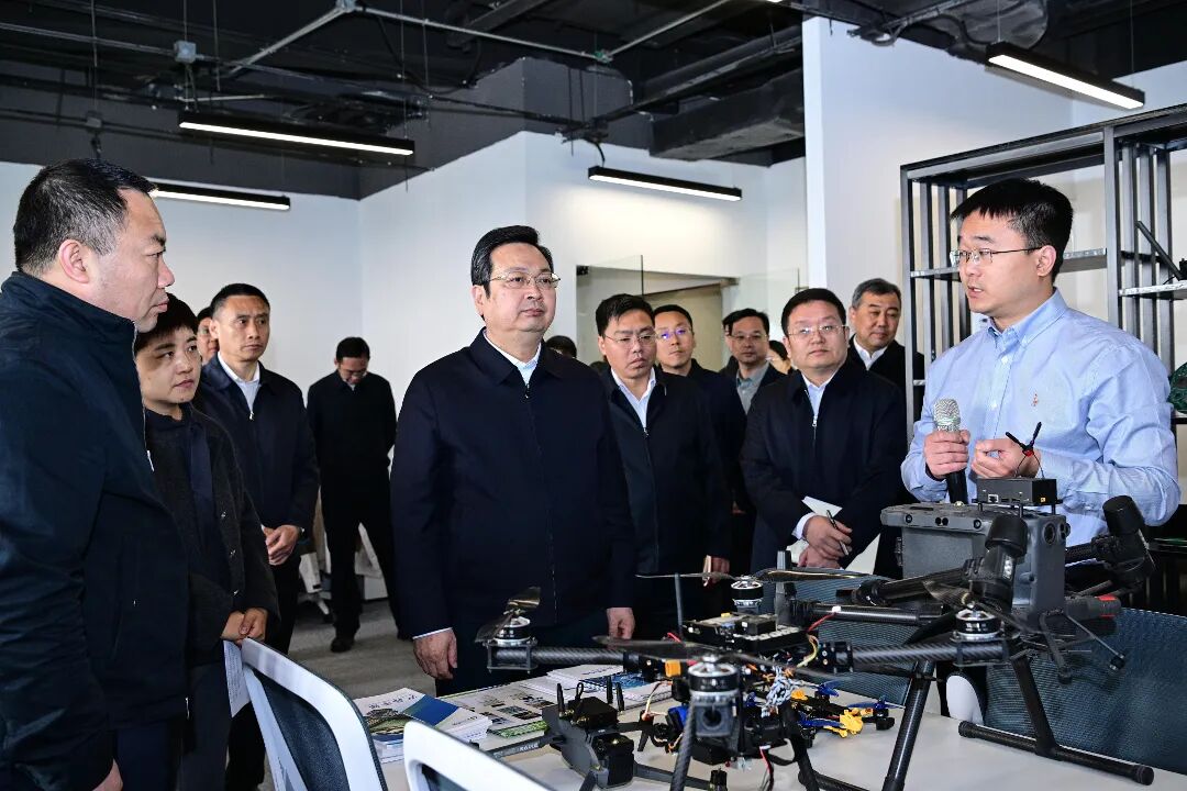 张国华调研雄安新区主题楼宇运营、重点项目建设和安全生产工作。王伟倩摄