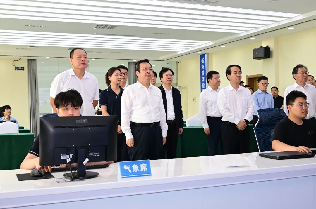 张国华调研雄安新区科技创新与产业发展、重点项目建设和安全生产工作。王伟倩摄